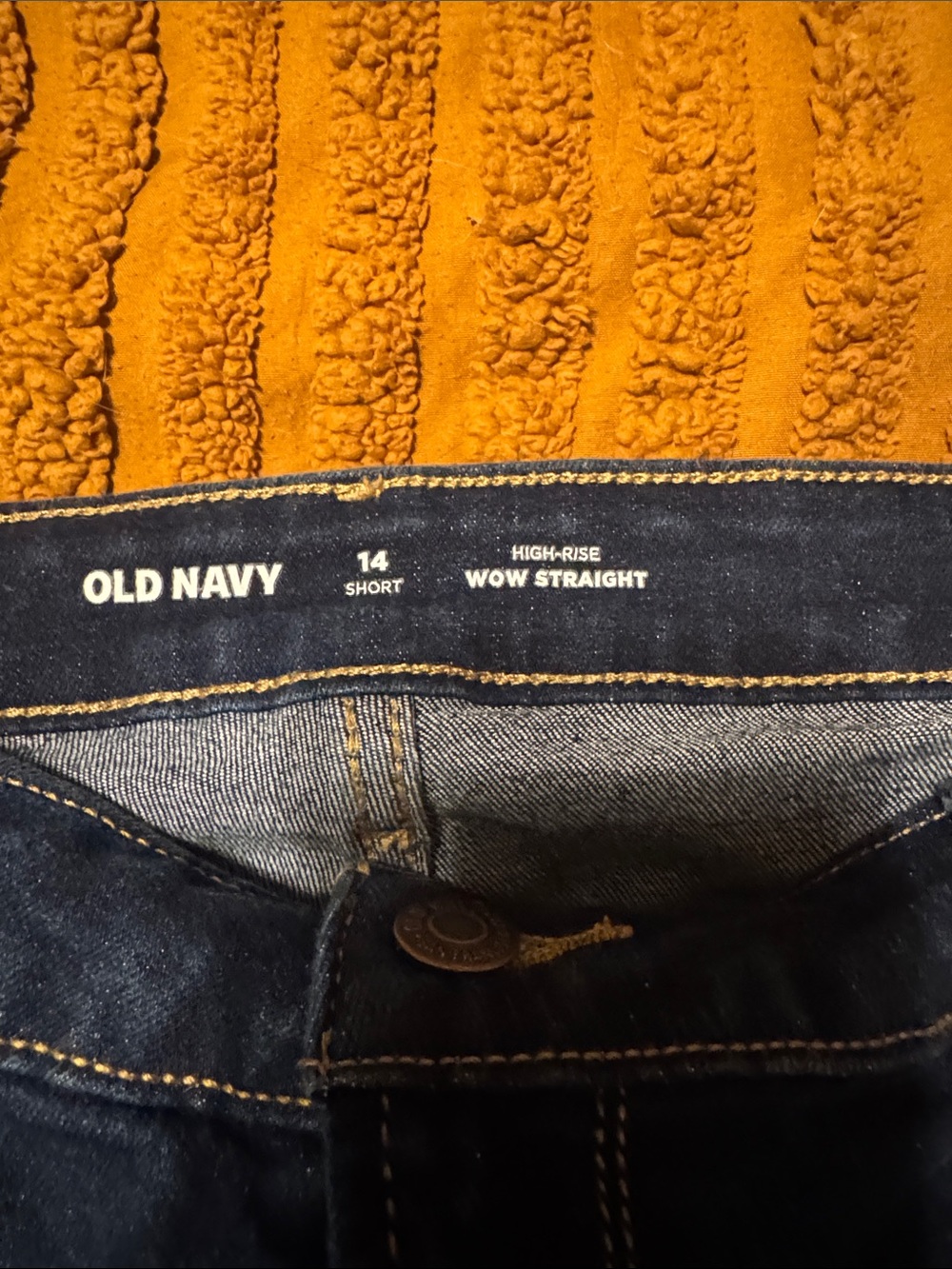 Old Navy Women’s WOW Straight cut jeans, dark wash